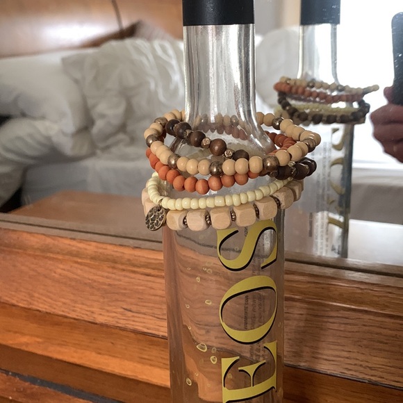 Fun Light-weight Bracelet set - Picture 2 of 6